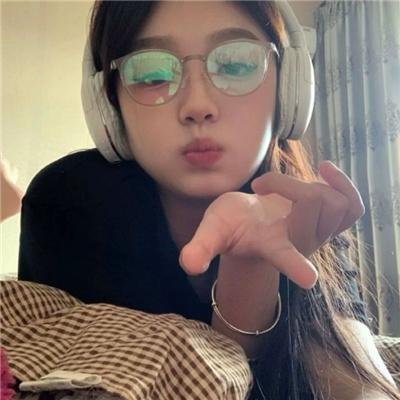 艳女新装